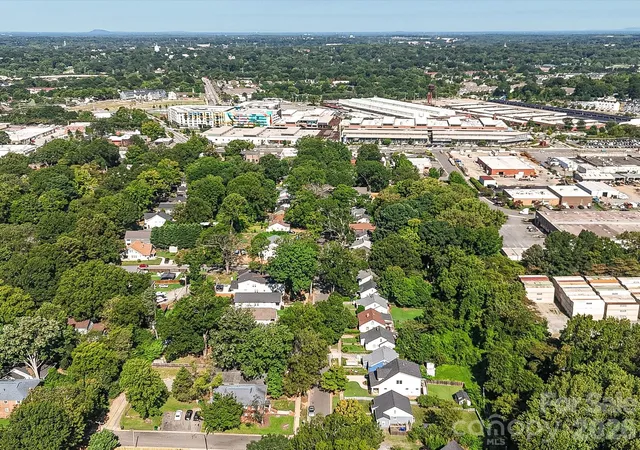 Photo 12 of Multi family home for sale at 305 Keswick Ave, Charlotte, NC 28206 | MLS# 4419172 | Listing updated on 2026-09-23