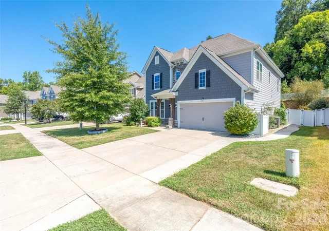 Photo 1 of Single family home for sale at 144 Chance Rd, Mooresville, NC 28115 | MLS# 4419180 | Listing updated on 2026-10-03