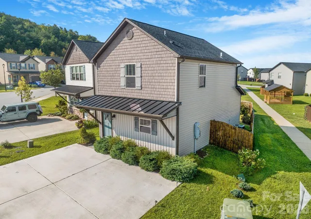 35th image of 738 Cardwell Ln, Fletcher, NC 28732 | MLS# 4419188