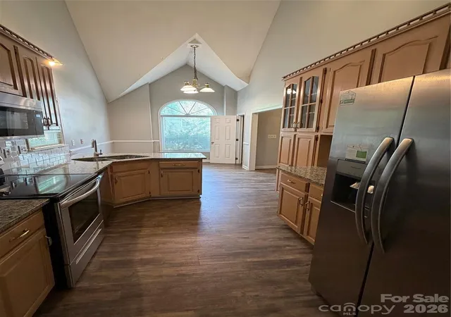 Photo 4 of Single family home for sale at 1611 Plantation Trl, Gastonia, NC 28056 | MLS# 4419193 | Listing updated on 2026-10-01