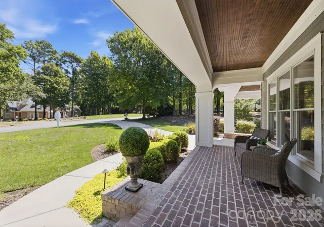 Photo 4 of Single family home for sale at 141 Stonewall Beach Ln, Mooresville, NC 28117 | MLS# 4419196 | Listing updated on 2026-09-22