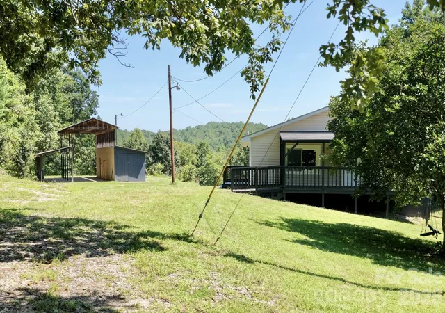 Photo 3 of Single family home for sale at 3028 Playmore Beach Rd, Morganton, NC 28655 | MLS# 4419212 | Listing updated on 2026-09-14