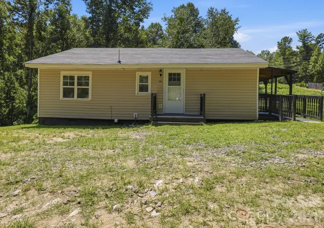 Photo 3 of Single family home for sale at 3028 Playmore Beach Rd, Morganton, NC 28655 | MLS# 4419212 | Listing updated on 2026-09-14