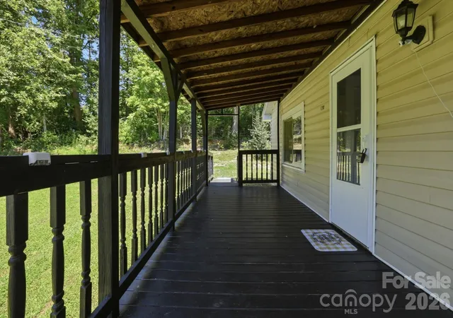 Photo 4 of Single family home for sale at 3028 Playmore Beach Rd, Morganton, NC 28655 | MLS# 4419212 | Listing updated on 2026-09-14