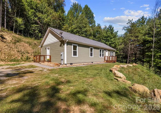 Photo 3 of Single family home for sale at 60 Spring Mountain Dr, Canton, NC 28716 | MLS# 4419213 | Listing updated on 2026-10-05