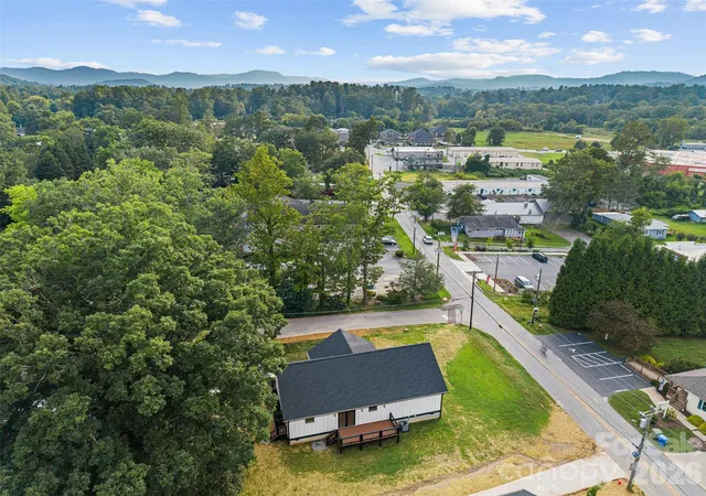 48th image of 902 Narva Rd, Hendersonville, NC 28792 | MLS# 4419215