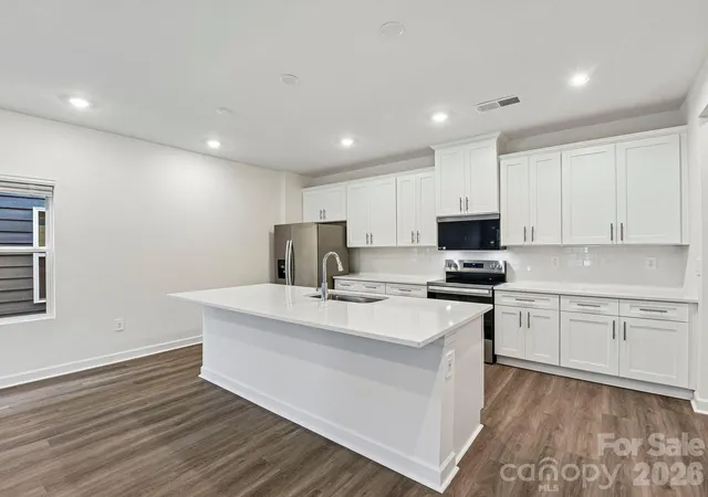 Photo 3 of Sale Pending at 7286 Yardley St, Gastonia, NC 28056 | MLS# 4419226 | Listing updated on 2026-09-17