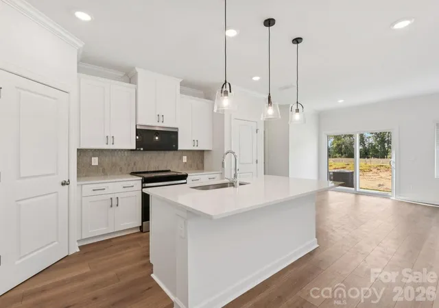 Photo 2 of Sale Pending at 488 Markridge Loop, Fort Mill, SC 29708 | MLS# 4419229 | Listing updated on 2026-09-17