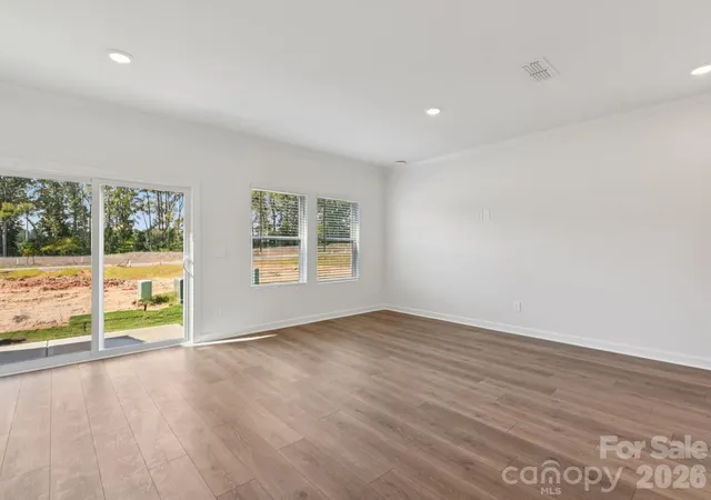 Photo 3 of Sale Pending at 504 Markridge Loop, Fort Mill, SC 29708 | MLS# 4419230 | Listing updated on 2026-09-17