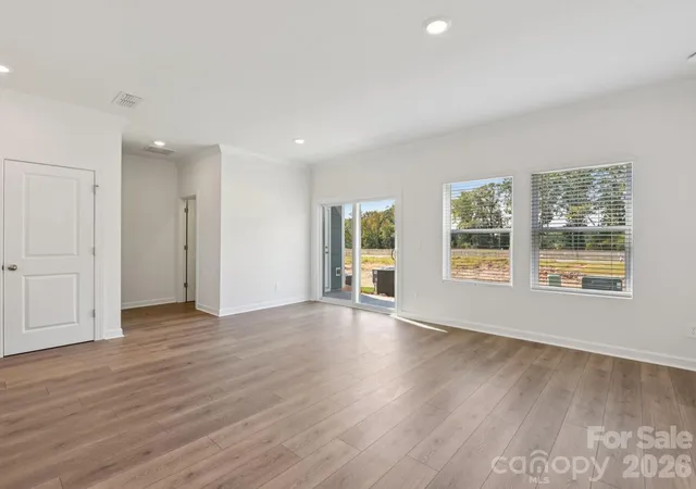 Photo 3 of Sale Pending at 504 Markridge Loop, Fort Mill, SC 29708 | MLS# 4419230 | Listing updated on 2026-09-17
