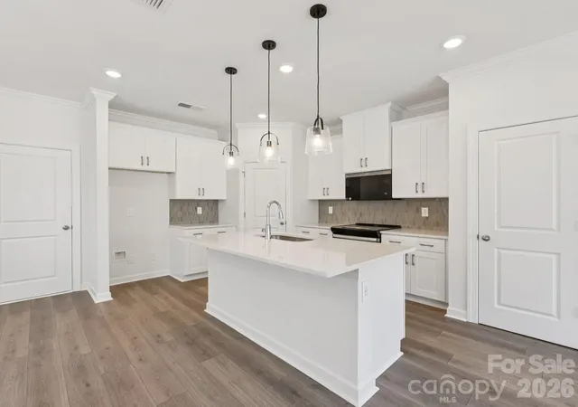 Photo 4 of Sale Pending at 504 Markridge Loop, Fort Mill, SC 29708 | MLS# 4419230 | Listing updated on 2026-09-17