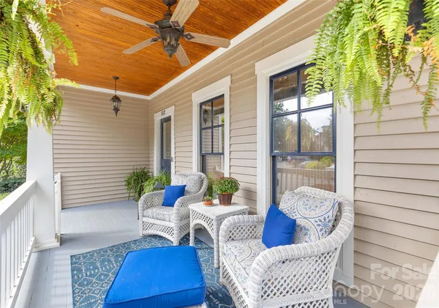 Photo 1 of Single family home for sale at 512 Olmsted Park Pl, Charlotte, NC 28203 | MLS# 4419250 | Listing updated on 2026-10-22