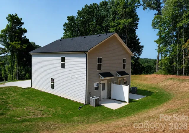 Listing Photo 2 - Condo for sale in building located at 3081-3083 12th Ave SE, Hickory, NC 28602 - Unit #1