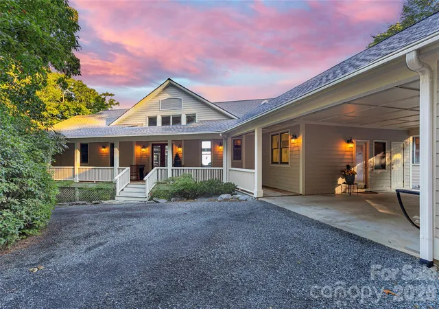 Photo 3 of Single family home for sale at 74 Walnut Ridge Ln, Brevard, NC 28712 | MLS# 4419303 | Listing updated on 2026-09-05