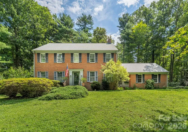 Photo 2 of Single family home for sale at 200 Heathcote Rd, Hendersonville, NC 28791 | MLS# 4419306 | Listing updated on 2026-09-02