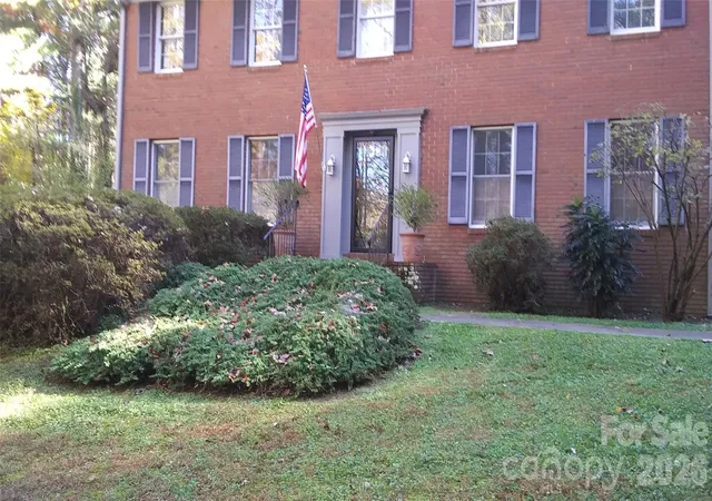 Photo 2 of Single family home for sale at 200 Heathcote Rd, Hendersonville, NC 28791 | MLS# 4419306 | Listing updated on 2026-10-30