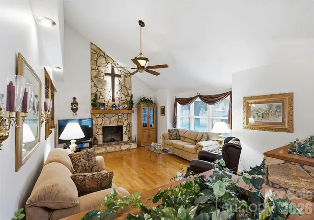 Photo 3 of Single family home for sale at 118 Sherwood Dr, Taylorsville, NC 28681 | MLS# 4419328 | Listing updated on 2026-10-07