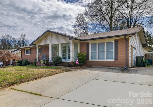 2nd image of 1217 Ebinport Rd, Rock Hill, SC 29732 | MLS# 4419330