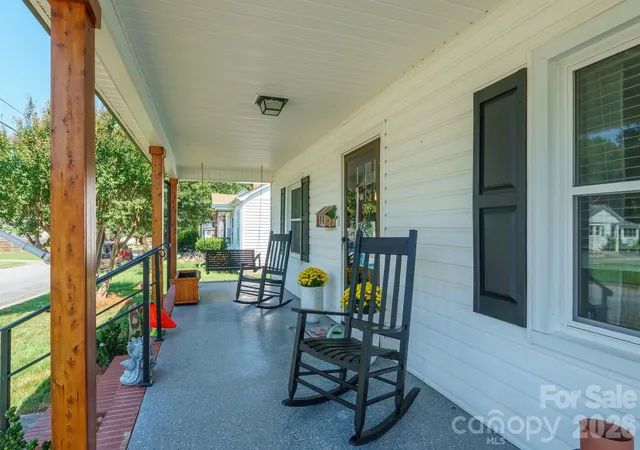 Photo 3 of Single family home for sale at 500 N Elm St, Cherryville, NC 28021 | MLS# 4419331 | Listing updated on 2026-09-05