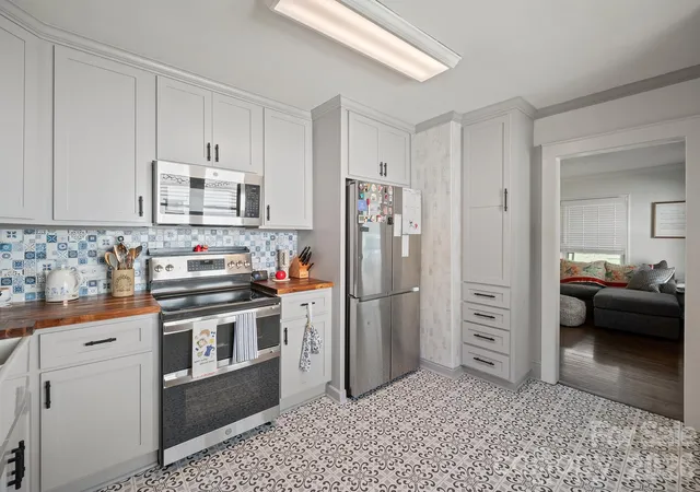 Photo 4 of Single family home for sale at 500 N Elm St, Cherryville, NC 28021 | MLS# 4419331 | Listing updated on 2026-09-05