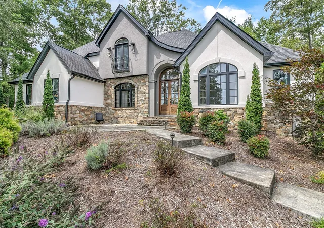 Photo 2 of Single family home for sale at 643 Ml Ridge Dr, Mills River, NC 28759 | MLS# 4419337 | Listing updated on 2026-09-29