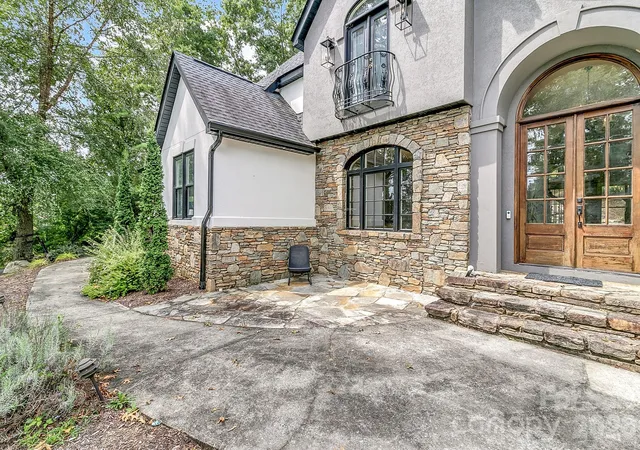 Photo 3 of Single family home for sale at 643 Ml Ridge Dr, Mills River, NC 28759 | MLS# 4419337 | Listing updated on 2026-09-29