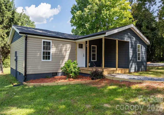 Single family home for sale at 160 Green St, Rutherford College, NC 28612 | MLS# 4419339