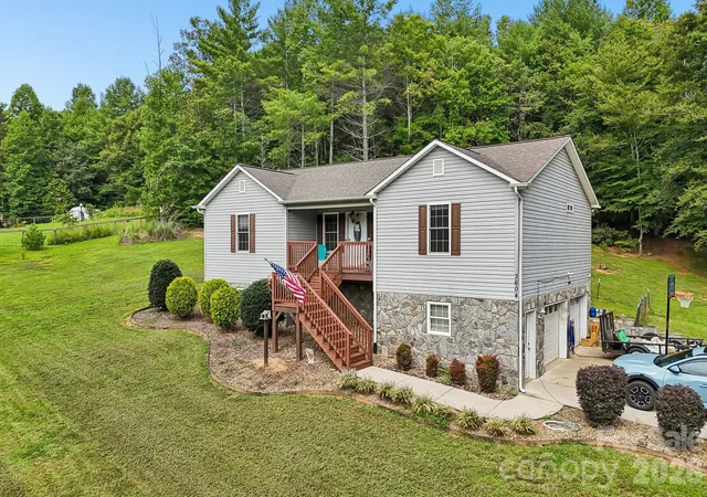 Single family home for sale at 3604 Deerbrook Rd, Lenoir, NC 28645 | MLS# 4419368 | Listing updated on 2026-08-30