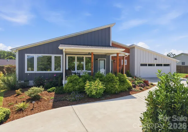 Photo 1 of Sale Pending at 112 Upper Grove Ln, Weaverville, NC 28787 | MLS# 4419370 | Listing updated on 2026-09-14