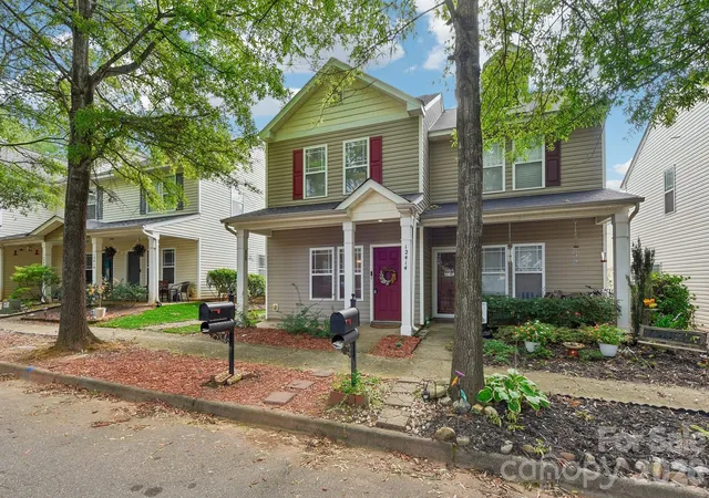 Photo 3 of Townhouse for sale at 12414 Stone Garden Dr, Huntersville, NC 28078 | MLS# 4419377 | Listing updated on 2026-09-25