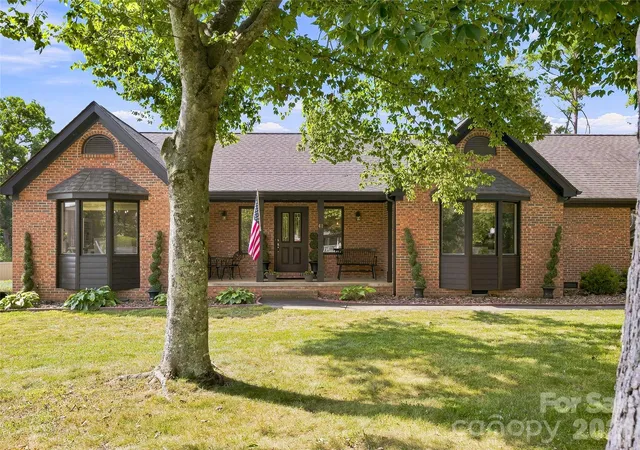 Photo 2 of Single family home for sale at 41 Forest Knoll Dr, Weaverville, NC 28787 | MLS# 4419379 | Listing updated on 2026-09-15
