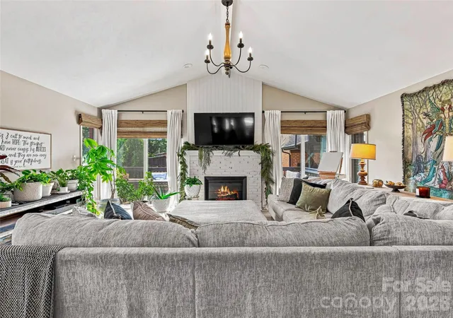 Photo 3 of Single family home for sale at 41 Forest Knoll Dr, Weaverville, NC 28787 | MLS# 4419379 | Listing updated on 2026-09-15