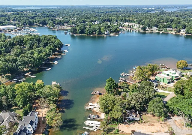 Photo 2 of Single family home for sale at 21624 Rio Oro Dr #50, Cornelius, NC 28031 | MLS# 4419384 | Listing updated on 2026-10-09