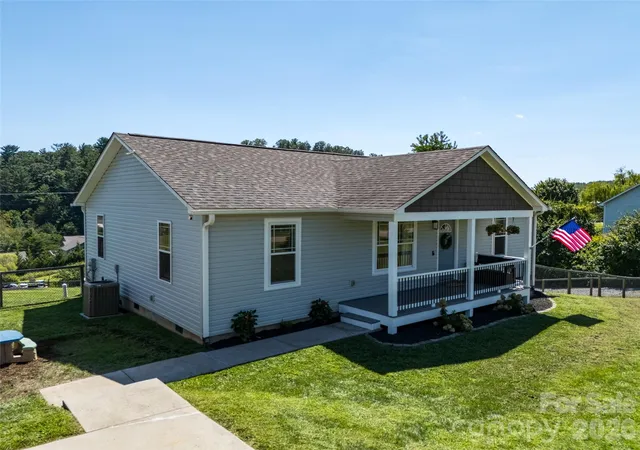 Photo 3 of Single family home for sale at 257 Tipton Hill Rd, Leicester, NC 28748 | MLS# 4419402 | Listing updated on 2026-08-30