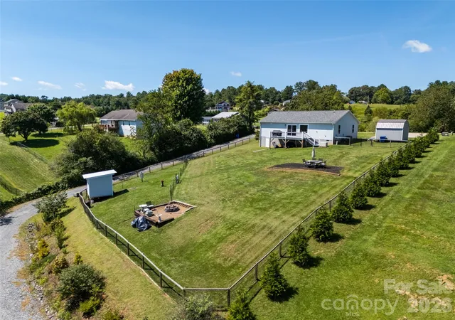 Photo 4 of Single family home for sale at 257 Tipton Hill Rd, Leicester, NC 28748 | MLS# 4419402 | Listing updated on 2026-08-30