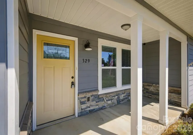 Photo 3 of Single family home for sale at 329 Springwood Dr Ne, Valdese, NC 28690 | MLS# 4419407 | Listing updated on 2026-09-20