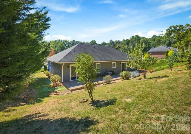 Photo 4 of Single family home for sale at 329 Springwood Dr NE, Valdese, NC 28690 | MLS# 4419407 | Listing updated on 2026-09-20