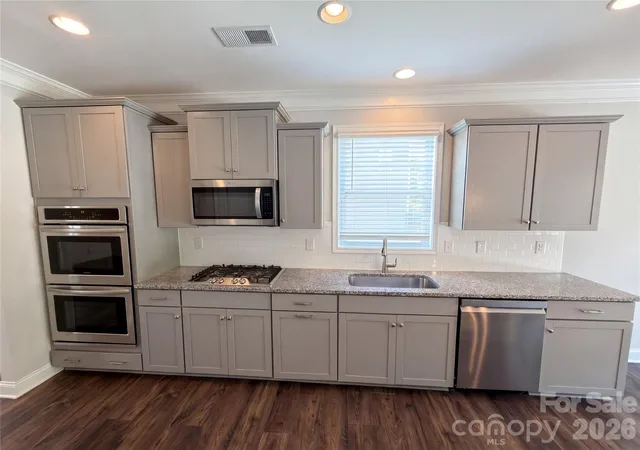 Photo 4 of Single family home for sale at 5013 Shadowbrook Rd, Waxhaw, NC 28173 | MLS# 4419431 | Listing updated on 2026-10-08