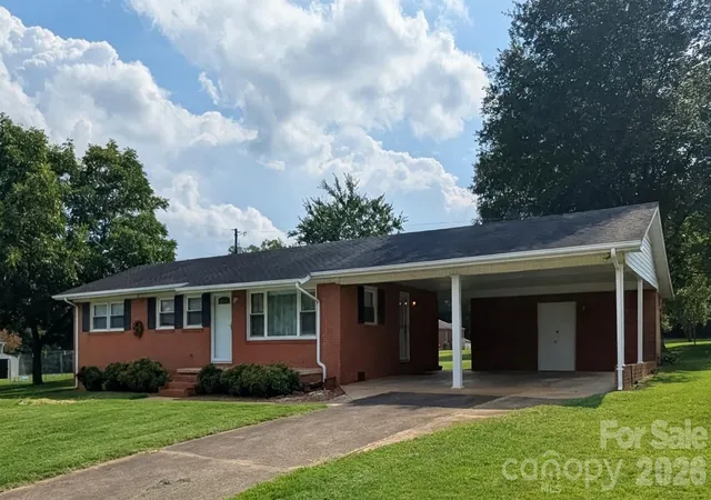 Photo 2 of Single family home for sale at 424 Bear Crk Rd, Shelby, NC 28152 | MLS# 4419438 | Listing updated on 2026-09-01