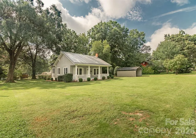 Photo 1 of Single family home for sale at 141 Edwards St, Rutherfordton, NC 28139 | MLS# 4419457 | Listing updated on 2026-08-29