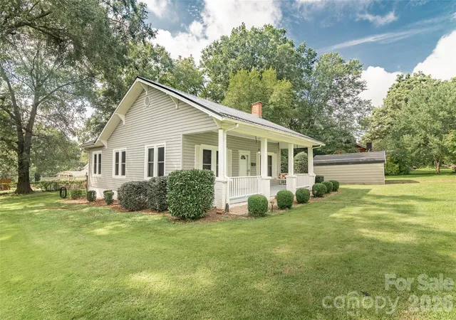 Photo 3 of Single family home for sale at 141 Edwards St, Rutherfordton, NC 28139 | MLS# 4419457 | Listing updated on 2026-08-29
