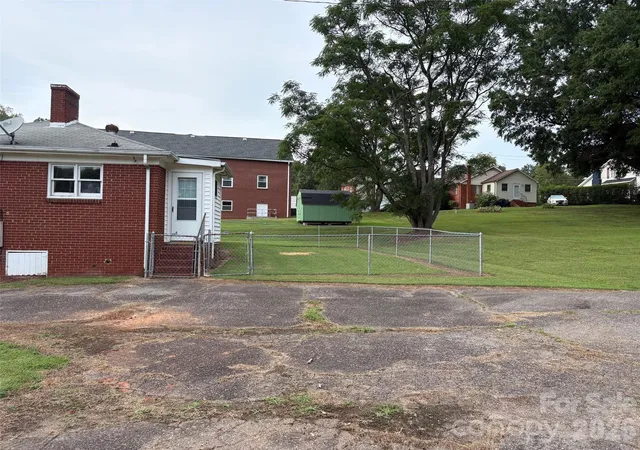 Photo 3 of Single family home for sale at 316 E Statesville Ave, Mooresville, NC 28115 | MLS# 4419476 | Listing updated on 2026-09-12