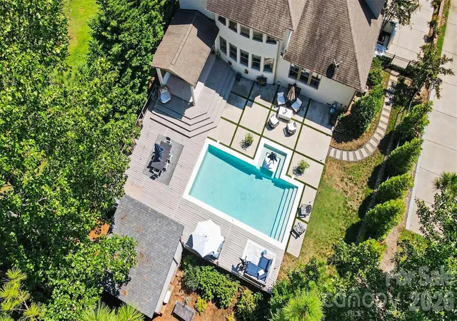 Photo 3 of Sale Pending at 15304 Wyndham Oaks Dr, Charlotte, NC 28277 | MLS# 4419486 | Listing updated on 2026-09-17