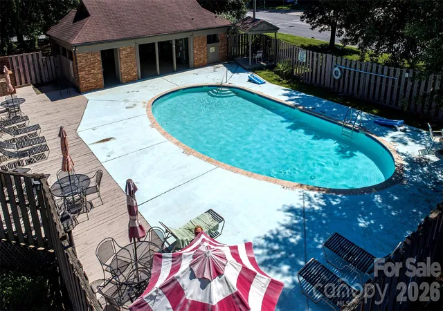 Listing Photo 2 - Condo for sale in building located at 4132 Charlotte Hwy, Lake Wylie, SC 29710 - Unit #C
