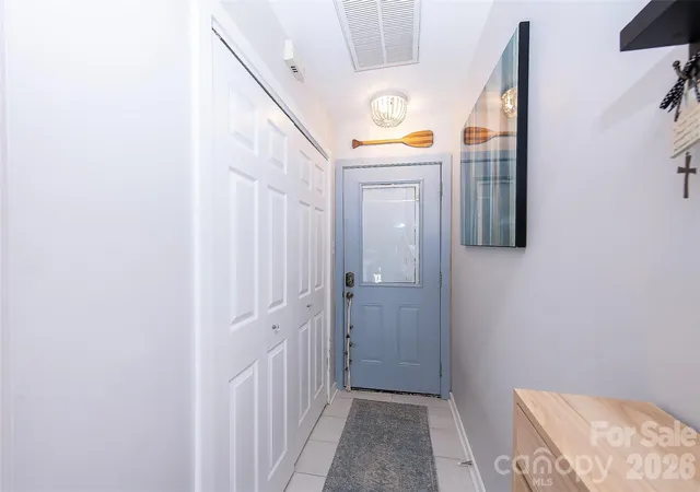 Listing Photo 5 - Condo for sale in building located at 4132 Charlotte Hwy, Lake Wylie, SC 29710 - Unit #C