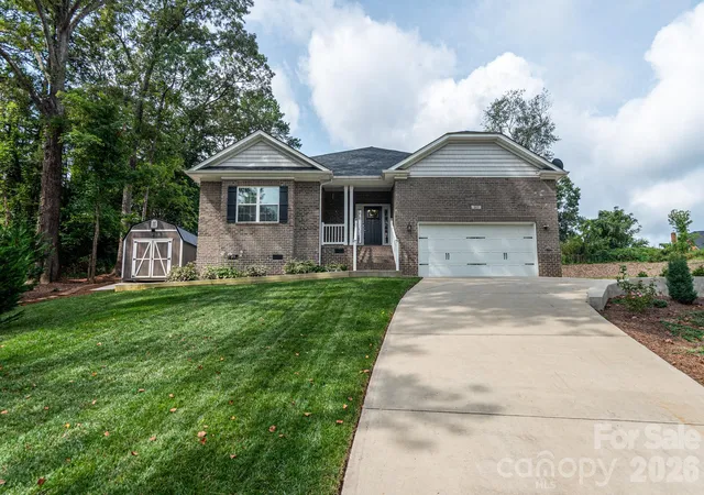 Photo 1 of Single family home for sale at 203 Macon Dr, Statesville, NC 28625 | MLS# 4419495 | Listing updated on 2026-09-13