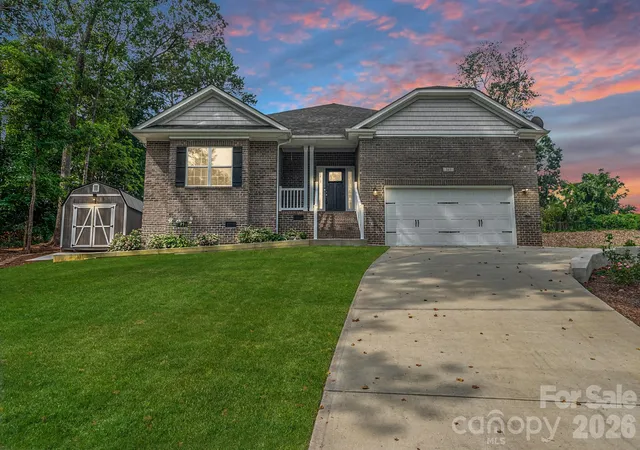 Photo 3 of Single family home for sale at 203 Macon Dr, Statesville, NC 28625 | MLS# 4419495 | Listing updated on 2026-09-13