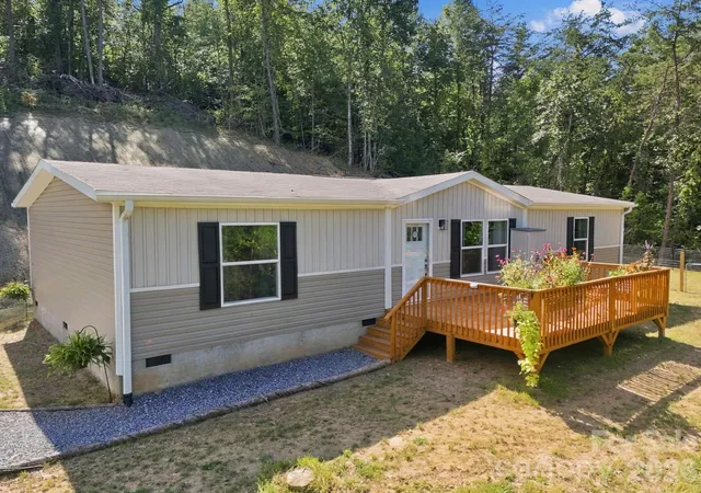 Photo 1 of Single family home for sale at 1001 Fisher Ln, Marshall, NC 28753 | MLS# 4419502 | Listing updated on 2026-09-22