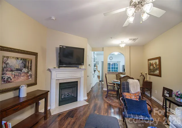 Photo 4 of Townhouse for sale at 8310 Chaceview Ct, Charlotte, NC 28269 | MLS# 4419511 | Listing updated on 2026-10-02