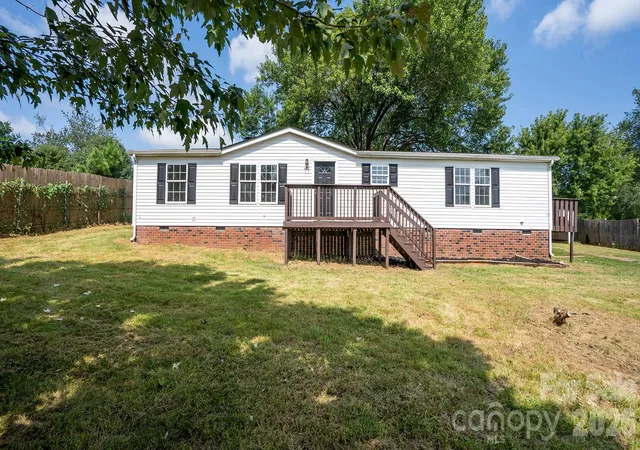 Photo 3 of Single family home for sale at 492 Bethlehem Rd, Statesville, NC 28677 | MLS# 4419534 | Listing updated on 2026-09-29